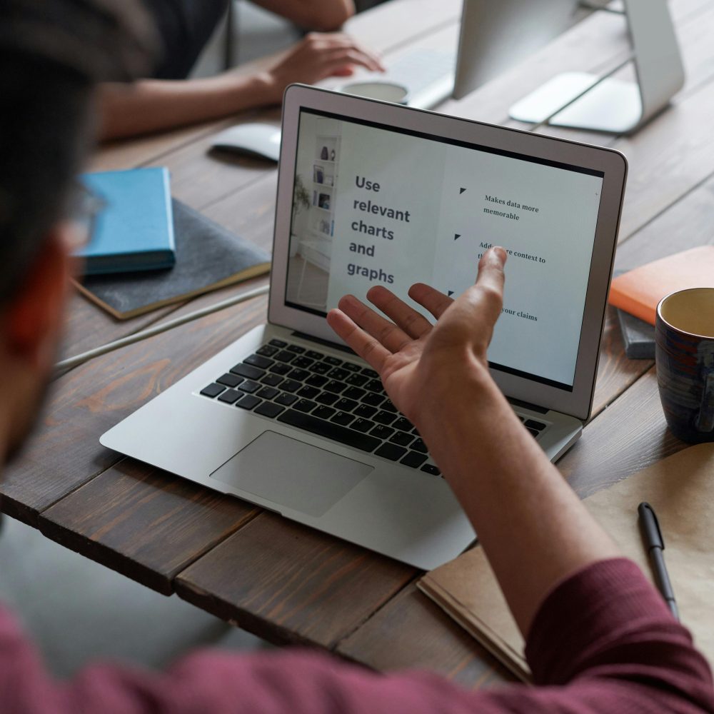 pexels-fauxels-3182838